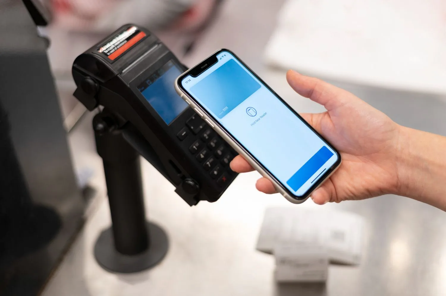 Resolver la Escasez de Personal en Hostelería con Kioscos de Autoservicio – illustration – image 4